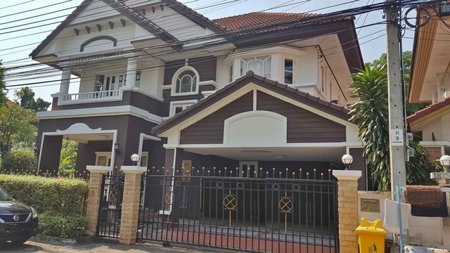 RHT2611ให้เช่าบ้านเดี่ยว เฉลิมพระเกียรติ ร. 9 ซ. 55 แขวงประเวศ ย่าน ถนน พัฒนาการ - ถนน อ่อนนุช สุขุมวิท เนื้อที่ 79 ตร.ว. 3 ห้องนอน 3 ห้องน้ำ และห้องแม่บ้าน +ห้องน้ำ ติดต่อ : คุณเจี๊ยบ 092-851-6969Line : keti2522ราคาเช่า 38,000บาท/เดือนเฉลิมพระเกียรติ ร. 9 ซ. 55แขวงประเวศ เขตประเวศ กรุงเทพมหานคร 10250 บ้านสวย ใกล้สวนหลวง ร. 9 ในหมู่บ้านสงบสุข ณ เฉลิมพระเกียรติ 55 อ.ประเวศย่าน ถนน พัฒนาการ - ถนน อ่อนนุช - ถนน เพช�