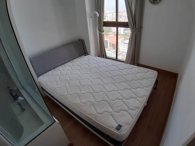 Ideo Mix Sukhumvit 103 Peaceful Livable 18th Floor BTS UdomSuk***Property Sales/Rental Services and Consultation Available. Contact us anytime.***For more details, photos, or to schedule a viewing:Contact Ekachai (Aui)T. 089-799-5598Line ID: @auiauiaui001 (Add @ at the beginning) (Agent Post)---------------------------------------------------------------Room Type: 1 Bedroom, 1 BathroomSize: 31 sq m, 18th Floor, Building ANew, clean, beautifully decorated, ready to move in.Details--------------------------------------------------------------Rental Price: 14,000 THB per month--------------------------------------------------------------*Amenities:- Swimming pool (with spa pool)– Fitness center– Security guard, CCTV, Key Card access– Garden (and relaxation pavilion)--------------------------------------------------------------*Nearby Landmarks (Information based on Google Map)1. Central Bangna Shopping Mall2. Seacon Square Shopping Mall3. True Digital Park5. Southeast Bangkok Univer
