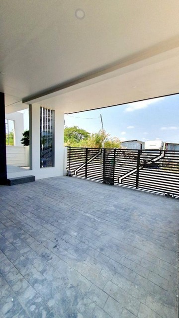 ให้เช่า ขาย บ้านใหม่ โครงการ Tanaphol Property เมกกาบางนา พร้อมอยู่ ไม่ต้องจ่ายค่าส่วนกลาง โครงการบ้านเพิ่งเสร็จ มือ1 ราคาเช่า 50,000 บาท/เดือน ขาย 5,800,000 บาท ฟรีค่าโอน รับจดบริษัท ประกัน2 ล่วงหน้า1 สัญญา 1-3 ปีติดต่อ คุณช่อผกา โทร 0616198565 LINE 0616198565สำรอง LINE 0812523279 ส่งลิ้งก์ไว้ได้เลย-บนเนื้อที่ดิน 35-42 ตร.วา -พื้นที่ใช้สอยรวมรอบบ้าน 199 ตรม. -ที่ดินหน้ากว้าง 10-12 เมตร ลึก 14 เมตร -ใช้สอยในบ้าน 150 ตรม.-บ้านพร�