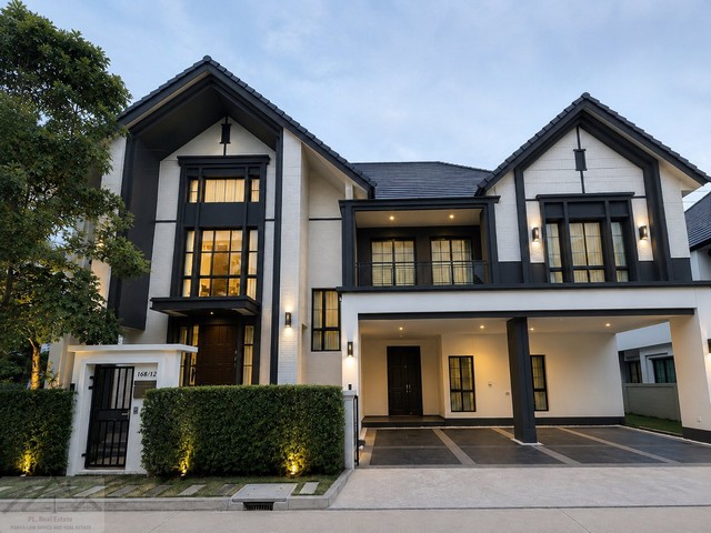 ให้เช่าบ้านเดี่ยว Pool Villa 2 ชั้น 6 ห้องนอน เดอะ ซิตี้ บางนา2 The City Bangna ตกแต่งครบ ติดเมกกะบางนา*** ราคาเช่า 450,000 บาท/เดือน   ติดต่อ::  ชยา โทร/ID Line:: 0942823961   Link Line:: https://line.me/ti/p/3xFA1An8Kcรหัส # T26-724บ้านเดี่ยว Pool Villa 2 ชั้น เดอะ ซิตี้ บางนา The City Bangna ตกแต่งครบ ติดเมกะบางนา• เนื้อที่ 120 ตรว. • 6 ห้องนอน• 6 ห้องน้ำ • 1 ห้องแม่บ้าน พร้อมห้องน้ำ• 4 ที่จอดรถในร่ม• เฟอร์ เครื่องใช้ไฟฟ้าพร้อมอยู่ • สระว่ายน้ำส่วนตัว ใกล้แหล�