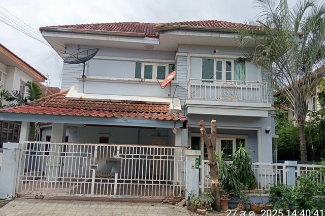   ขาย บ้านเดี่ยว/ทาวน์เฮ้าส์/คอนโด โครงการ บ้านเดี่ยว ไพรเวท รามอินทรา   ถนน/ซอย  ปัญญา-อินทรา ตำบล บางชัน อำเภอ คลองสามวา จังหวัด กรุงเทพมหานคร  ราคา     3,900,000  บาท  (ราคาต่อรองได้)  รายละเอียดทรัพย์ -  เนื้อที่ 53.0 ตร.ว. พื้นที่ใช้สอย 162 ตรม. -  3 ห้องนอน 2 ห้องน้ำ  -  2 ที่จอดรถ -  บ้านหันไปทางทิศ ใต้  พิกัดทรัพย์ : https://maps.app.goo.gl/oy2x2zCrRVF4HF6C8  สถานที่ใกล้เคียง   -ซาฟารีเวิลด์ -ตลาดนายใหญ่ - ตลาดมโนรมย�