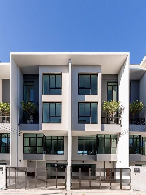 ให้เช่าโฮมออฟฟิศ 4 ชั้น โครงการ 128 Possible Private Home Office ย่านวัชรพล-สายไหม ใกล้ BTS สายหยุดราคาเช่า 40,000 บาท / เดือน ( สัญญาขั้นต่ำ 1 ปี ประกัน 2 เดือน ล่วงหน้า 1 เดือน )( มีห้องเปล่าโครงการเดียวกันยังไม่มีอุปกรณ์ มีแค่แอร์ 4 เครื่อง 35,000 บาท / เดือน )ที่ตั้ง ถนนพหลโยธิน ซอยพหลโยธิน 50 แยก 11 แขวงคลองถนน เขตสายไหม กรุงเทพมหานครติดต่อ : คุณภัสพงณ์ 0634098164Line : deedee23https://www.facebook.com/profile.php?id=61581484955548เนื้อที่ 22 ตารางวา �