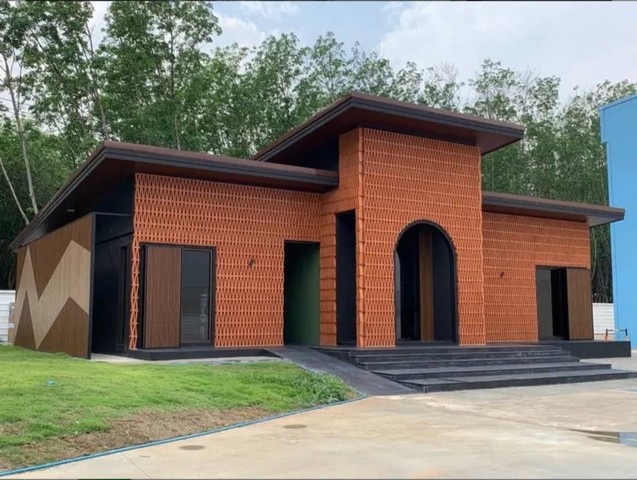 ขายโรงงานพร้อมออฟฟิศทำเลบ้านบึง ตำบลหนองอีรุณ อำเภอบ้านบึง  ชลบุรีรหัส TTR 2876โรงงานพร้อมออฟฟิศทำเลบ้านบึง ทำเลบ้านบึง ชลบุรีเนื้อที่รวม 5 ไร่ 2 งาน พื้นที่ใหญ่ พร้อมใช้งาน ใบอนุญาตครบรายละเอียด- มีโกดัง 2 หลัง - พื้นที่ใช้สอยรวม 3,250 ตารางเมตร- มีสำนักงานออฟฟิศ 2 ห้อง ห้องประชุม 1 ห้อง- มีใบอนุญาตโรงงาน (105,106)- พื้นที่ผังสีเหลือง- ไฟฟ้า 3เฟส หม้อแปลง 160 KVA.- รถ 6-10 ล้อ รถเทรลเลอ