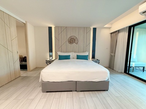 Sub1517 ขายคอนโด(CONDOTEL) คาราเพซ หัวหิน - เขาเต่า ติดติดทะเล คอนโดคาราเพซ สำหรับการลงทุน ผลตอบแทนปีละ 5% จ่ายทุกๆไตรมาส!! พร้อมพักฟรี 15 วันต่อ 1 ปีราคาขาย: 4.25 ล้าน1 ห้องนอน 1 ห้องน้ำ 1 พื้นที่พร้อมอ่างจากุชชี่ พื้นที่ 36.65 ตร.ม.ชั้น 1 วิวสวนอ่างจากุชชี่ Condotel มีปันผล 5% ทุกไตรมาสใกล้สถานที่ท่องเที่ยวมากมายพร้อมสิ่งอำนวยคสามสะดวกครบครัน-คาเฟ่ & ร้านอาหารริมชายหาด-ฟิตเนส + สระว่ายน้�