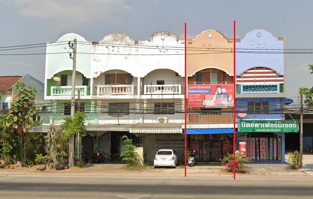 ตึกแถว​ อ.ห้างฉัตร จ.ลำปาง ขายด่วนต่ำกว่าราคาประเมิน 1.8 ล้านบาท (ประเมิน 2.5 ล้านบาท) โทร : 0643953914​ (พงษ์) ( ศูนย์หกสี่ สามเก้าห้า สามเก้าหนึ่งสี่ )ติดถนนใหญ่ ใจกลางห้างฉัตร ใกล้ 7-11, โลตัส, โรงเรียน, ธนาคาร และตลาด รายละเอียด -เนื้อที่ 19 ตารางวา -3 ห้องนอน/ 3 ห้องน้ำ/ 1 ห้องครัว/ -ติดถนน ทำเลค้าขาย -ตรงข้ามมี 7-11 -ใกล้สถานศึกษา ร.ร.อนุบาลห้างฉัตร, ร.ร ห้างฉัตรวิทยา -ใกล้ โลตัส, ปั๊มน้ำมัน