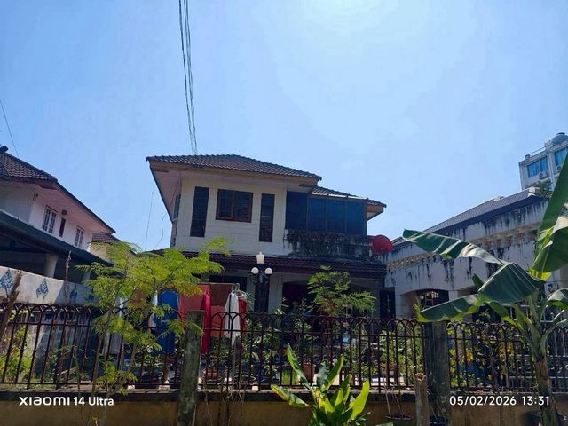 โซนสุเทพ #ขายตามสภาพ เพียง 4.5 ล้าน 74.3 ตรว. โอกาสทองสำหรับนักลงทุน! ราคาดี หายากในย่านนี้ ซื้อไว้รีโนเวทต่อยอด ทำกำไร หรือพัฒนาเป็นบ้านพัก อพาร์ตเมนต์ และปล่อยเช่าได้คุ้มค่าเนื้อที่ 74.3 ตารางวาบ้านเก่าอายุประมาณ 20 กว่าปีเหมาะสำหรับผู้ที่มองหาทรัพย์เพื่อนำไปปรับปรุงหรือรีโนเวทใหม่จุดเด่นทำเลด้านหลังติดโรงแรมวีว่า และหอพักศิรินาถห่างถนนคันคลองเพียง 100 เมต