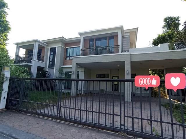 ขายบ้านเดี่ยว 2 ชั้น โครงการเพอร์เฟค เพลส มาสเตอร์พีซ รามคำแหง 164 หลังมุม ถนนรามคำแหง เขตมีนบุรีราคาขาย 15,395,000 บาท ( ราคานี้ถึงวันที่ 31 พฤษภาคม 2569 )ราคาเต็ม 22,550,000 บาท ( ขายตามสภาพ )ที่ตั้ง ถนนรามคำแหง ซอยรามคำแหง 164 แขวงมีนบุรี เขตมีนบุรี กรุงเทพมหานครติดต่อ : คุณภัสพงณ์ 0634098164Line : deedee23https://www.facebook.com/profile.php?id=61581484955548เนื้อที่ 159.30 ตารางวา จำนวน 2 ชั้น 5 ห้องนอน 5 ห้องน้ำ ที่จอดรถ 3–4 คันพื้นที่ใช้