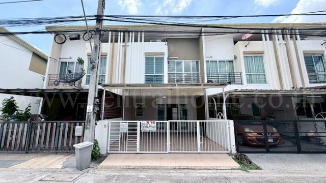 รหัสทรัพย์ : N1176ทาวน์โฮม ซิตี้เซนส์ สรงประภา-ประชาอุทิศ ราคาถูกที่สุดที่ตั้ง : ถนนประชาอุทิศ แขวงสีกัน เขตดอนเมือง กรุงเทพมหานคร 10210รายละเอียดทรัพย์- ทาวน์โฮม 2 ชั้น ขนาดเนื้อที่ 21.3 ตารางวา พื้นที่ใช้สอย 130 ตารางเมตร- 3 ห้องนอน, 2 ห้องน้ำ, 1 ห้องรับแขก, 1 ห้องครัว, 2 ที่จอดรถ- เครื่องปรับอากาศ 2 เครื่อง, เครื่องทำน้ำอุ่น 1 เครื่อง, ปั๊มน้ำ+แท้งค์น้ำ- เหล็กดัด, มุ้งลวด- ต่อเติมห�