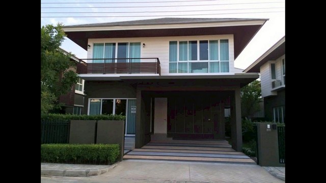 LV53525 ให้เช่า บ้านเดี่ยว นารา โบทานิค ศรีนครินทร์ NARA BOTANIC Srinakharin ใกล้โรงพยาบาลศิครินทร์  ราคาเช่า : 65,000 บาท/เดือน (ทำสัญญา 1 ปี มัดจำ 2 เดือน + ค่าเช่าล่วงหน้า 1 เดือน)ที่ตั้ง : ถนนศรีนครินทร์ อ.บางพลี จ.สมุทรปราการชื่อโครงการ : นารา โบทานิค ศรีนครินทร์ NARA BOTANIC Srinakharinรายละเอียด : - เนื้อที่ 50 ตารางวา-  พื้นที่ใช้สอย 185 ตารางเมตร- 3 ห้องนอน - 3 ห้องน้ำ - เฟอร์นิเจอร์ครบทั้งบ้าน- เตียงนอนทุกห้อง-