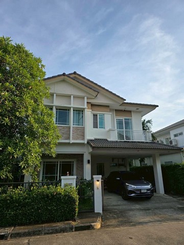 LVPP53510 ให้เช่า บ้านเดี่ยว มัณฑนา พระราม 9 – ศรีนครินทร์ Manthana Rama 9 – Srinakarin บ้านเดี่ยวสไตล์โมเดิร์นราคาเช่า : 55,000 บาท/เดือนที่ตั้ง : กรุงเทพกรีฑา ซอย7 ถ.กรุงเทพกรีฑา แขวงหัวหมาก เขตบางกะปิ กรุงเทพฯชื่อโครงการ : บ้านมัณฑนา พระราม 9 – ศรีนครินทร์รายละเอียด :- พื้นที่ใช้สอยประมาณ 180 ตร.ม. - ขนาดที่ดิน 276 ตร.ม.- 3 ห้องนอน - 3 ห้องน้ำ- พื้นที่นั่งเล่นชั้นบน สว่าง โปร่ง เหมาะสำหรับห้องพักผ่อน �