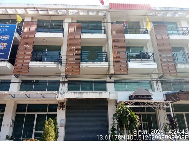   ขาย บ้านเดี่ยว/ทาวน์เฮ้าส์/คอนโด โครงการ หมู่บ้านทาวน์พลัส ประชาอุทิศตำบล ทุ่งครุ อำเภอทุ่งครุ จังหวัดกรุงเทพมหานคร  ราคา   4,500,000    บาท  (ราคาต่อรองได้)  รายละเอียดทรัพย์ -  เนื้อที่ 17.9ตรว. พื้นที่ใช้สอย245 ตรม. -  3 ห้องนอน 3 ห้องน้ำ  -  1 ที่จอดรถ  -  บ้านหันไปทางทิศ ตะวันออกเฉียงใต้  พิกัดทรัพย์ : https://maps.app.goo.gl/2VKtjU98KaG4W7o16  สถานที่ใกล้เคียง   -บิ๊กซี ฟู้ดเพลส ประชาอุทิศ -วิลเลจ ฮับ ประชาอุ�