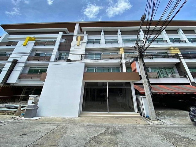 ให้เช่าโฮมออฟฟิศ 4 ชั้น 260 ตรม.บิสทาวน์ ลาดพร้าว Biztown Ladprao เฟอร์พร้อมใช้เหมาะทำออฟฟิศ เดินถึงรถไฟฟ้า ใกล้เลียบด่วน *** ราคาเช่า 50,000 บาท/เดือนติดต่อ::  ชยา  โทร/ID Line:: 0942823961   Link Line:: https://line.me/ti/p/3xFA1An8Kcรหัส # T26-754โฮมออฟฟิศ 4 ชั้น โครงการบิสทาวน์ ลาดพร้าว ตกแต่งหรู พร้อมใช้งานเหมาะทำออฟฟิศ เดินถึงสถานีรถไฟฟ้า - ใกล้ทางด่วน• เนื้อที่ 24 ตารางวา • พื้นที่ใช้สอย 260 ตารางเมตร • 4 ห้องน้ำ• หน้ากว้าง 5.5 �