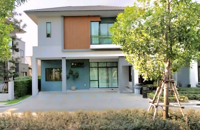 ให้เช่าบ้านเดี่ยว2ชั้นครึ่ง สวยหรูLuxury ดอนเมือง/วิภาวดีรังสิตบ้านสวย พร้อมอยู่ ทำเลดีศักยภาพ ใกล้สนามบินดอนเมือง* บ้านหันหน้าทิศใต้  ลมพัดเย็นสบายตลอดวัน * รายละเอียดบ้าน บ้านเดี่ยว 2.5 ชั้น 4 ห้องนอน | 4 ห้องน้ำ 1ห้องอเนกประสงค์ จอดรถได้ 3 คัน พื้นที่ใช้สอย 227 ตร.ม. ที่ดิน 51ตรว. เฟอร์นิเจอร์ + เครื่องใช้ไฟฟ้าครบทั้งหลัง เครื่องปรับอากาศ ทีวี ตู้เย็น* ไมโครเวฟ* เตาแก๊ส + 