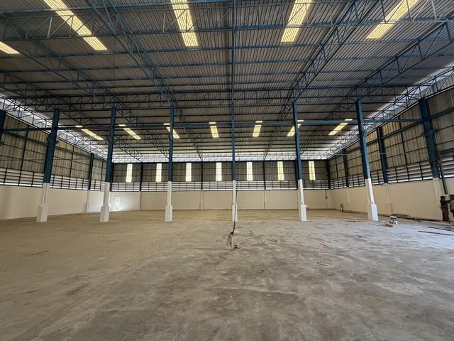 ให้เช่าโรงงานผัง สีม่วง 1,050 ตร.ม.รองรับการติดตั้ง Overhead Crane ความสูงใต้คาน 9 เมตร ใกล้นิคมอุตสาหกรรมบางพลี(RK1059)ติดต่อAgent : คุณเด่นชัย: 09-8481-8989:06-2839-4747ID Line :0984818989โรงงาน ใกล้นิคมอุตสาหกรรมบางพลีขนาดที่ดิน: 1.5 ไร่ (2,400 ตร.ม.)ผังเมือง: สีม่วง (อุตสาหกรรม)พื้นที่โรงงาน: 1,050 ตร.ม.พื้นที่สำนักงาน: 60 ตร.ม.ความสูงใต้คาน: 9 เมตรรองรับการติดตั้งOverhead Craneรับน้ำหนักพื้น: 3 ตัน/ตร.ม.ราคาเช่า 220,000/ เดือน มัดจำ 4 ล่ว�