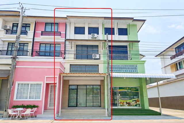 ตลาดกิ่งแก้ว 23,999-24,999B-M สนามบินสุวรรณภูมิ1 กม. กิ่งแก้ว8-16  เมกา บางนา 3 กม. อาคารพาณิชย์เช่า ราชาเทวะ 3นอน 3น้ำ 19 ตารางวา 266ตารางเมตร   Suvarnabhumi Airport 1km. Kingkaew8-16 Mega Bangna 3km. House for rent Rachathewa 3beds 3baths spacious usable area 19sq.wah 266sq.m. Kingkaew Market  23,999-24,999B-M ใกล้บางนาตราด ถนนกิ่งแก้ว แขวงราชาเทวะ เขตบางพลี จังหวัดสมุทรปราการขนาด 19 ตารางวา 266ตารางเมตร Size 19 sq.wah 266sq.m.VDO 1minshttps://youtube.com/shorts/CGujj9-mBxshttps://youtube.com/shorts/n9r4URrvzmIแถวหกอาคารสูง 3.5 ชั้น หันหน้าทิศเหนือ ภายในมี