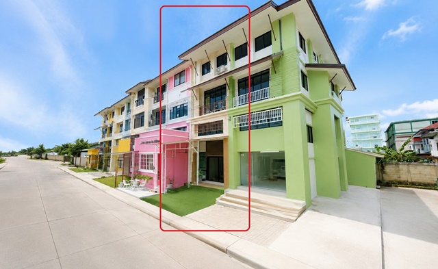 เมกา บางนา 3กม. อาคารพาณิชย์เช่า ราชาเทวะ สนามบินสุวรรณภูมิ1 กม. กิ่งแก้ว8-16 3นอน 3น้ำ 19 ตารางวา 266ตารางเมตร   ตลาดกิ่งแก้ว 23,999-24,999B-M Mega Bangna 3km. House for rent Rachathewa 3beds Suvarnabhumi Airport 1km. Kingkaew8-16 3baths spacious usable area 19sq.wah 266sq.m. Kingkaew Market  23,999-24,999B-M VDO 1minshttps://youtube.com/shorts/CGujj9-mBxshttps://youtube.com/shorts/n9r4URrvzmIใกล้บางนาตราด ถนนกิ่งแก้ว แขวงราชาเทวะ เขตบางพลี จังหวัดสมุทรปราการขนาด 19 ตารางวา 266ตารางเมตร Size 19 sq.wah 266sq.m.แถวหกอาคารสูง 3.5 ชั้น หันหน้าทิศเหนือ ภายในมี 3