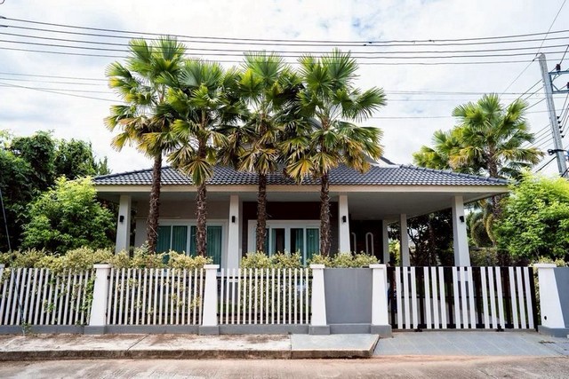 ราคาเด็ดสุดในโครงการ! 5.9 ล้าน #แสนสราญ #หางดง บ้านใหม่ชั้นเดียว เจ้าของไม่เคยเข้าอยู่ บรรยากาศเงียบสงบ เป็นส่วนตัว เหมาะสำหรับคนที่อยากได้บ้านพักผ่อนจริงๆรายละเอียดบ้านเนื้อที่ 76 ตร.วา2 ห้องนอน2 ห้องน้ำ1 ที่จอดรถบ้านใหม่ สภาพมือหนึ่ง ไม่เคยมีคนอยู่บรรยากาศเงียบสงบ น่าอยู่มากโครงการแสนสราญ หางดง เชียงใหม่เจ้าของตั้งใจซื้อไว้พักหลังเกษียณ แต่ปัจจุบันไม�