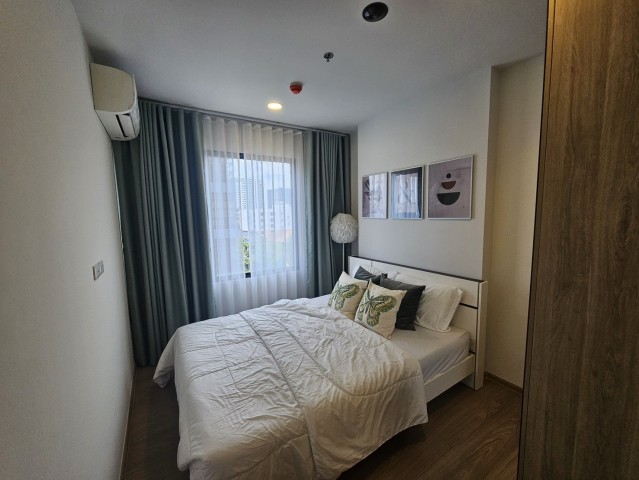 PZ1461 ขายคอนโด ชีวาทัย ปิ่นเกล้า เนื้อที่ 29.31 ตรม.ถนนอรุณอมรินทร์ ใกล้โรงพยาบาลศิริราช รถไฟฟ้า MRT สถานีบางยี่ขัน แขวงบางยี่ขัน เขตบางพลัด กรุงเทพมหานคร ***ราคา 3,290,000 บาท***รายละเอียด***-ขายคอนโดชีวาทัยปิ่นเกล้า-พื้นที่ใช้สอยขนาด 29.31 ตารางเมตร -ห้องอยู่ที่ชั้น 5 - 1 ห้องนอน- 1 ห้องน้ำ - 1 ห้องนั่งเล่น- 1 ห้องครัว-  แอร์ 2 ตัว- พร้อมเฟอร์นิเจอร์และงาน Built-in ทั้งห้อง-เหมาะสำหรับนักลงทุน�