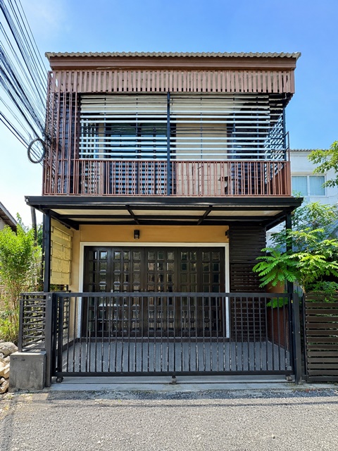 กรุงเทพกรีฑา5-9 บ้านเดี่ยว 2 ชั้น 4นอน 3น้ำ หลังมุม 40 ตร.วา 160 ตร.ม.  พร้อมเฟอร์ฯ 15,999 B-M.ใกล้ตลาดลำสาลีและตลาดบางกะปิ 1.2 กม. เงียบสงบ ปลอดภัย ใกล้แหล่งชุมชนและโรงเรียนนานาชาติเวลลิงตัน 2.6 กม.Krungthep Kreetha5-9 2story corner detached house 4beds Fully Fur 15,999 B-M. 3baths 40sq.wa. 160sq.m. Located near Lamsalee Market and Bangkapi Market within 1.2 km, in a peaceful and safe community, only 2.6 km from Wellington International School.ถนนรามคำแหง กรุงเทพกรีฑา ศรีนครินทร์แขวงหัวหมาก เขตบางกะปิ กรุงเทพมหานครขนาด 40 ตร.วา พื้นที่