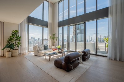 Triplex Residence ชั้น 26-28 หนึ่งเดียวในประเทศไทย! ขายคอนโด สโคป ทองหล่อ (Scope Thonglor) Ultra Luxury Penthouse 5 ห้องนอน 5 ห้องน้ำ 765.06 ตร.ม ติด BTS ทองหล่อ 0 เมตร.TPI-3153.Scope Thonglorติด BTS ทองหล่อ 0 เมตร คลอบคลุม 3 ชั้น (26-28) ไลฟ์สไตล์ระดับเวิลด์คลาส เสมือนได้ครอบครองคฤหาสน์ลอยฟ้ากลางเมือง✅ Unit Manor 26✅ พื้นที่ 765.06 ตร.ม.✅ 5 ห้องนอน 5 ห้องน้ำ✅ 1 Powder Room✅ ที่จอดรถส่วนตัว 8 คัน✅ วิวพาโนรามา 360 องศา.✅✅ เป็นยูนิตพิเศษเพียงหนึ่งเดียวของโครงการ