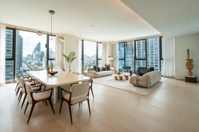 Fully Furnished ห้องเดียวราคาดีสุด!! ขายคอนโด สโคป ทองหล่อ (Scope Thonglor) Ultra Luxury Penthouse 4 ห้องนอน 5 ห้องน้ำ 416.71 ตร.ม ติด BTS ทองหล่อ 0 เมตร.TPI-3152.Scope Thonglor✅ ติด BTS ทองหล่อ 0 เมตร✅ 1 ชั้น 1 Unit Private สุดๆ ✅  Unit Manor 12A✅ พื้นที่ 416.71 ตร.ม.✅ 4 ห้องนอน 5 ห้องน้ำ✅ 1 Powder Room✅ ลิฟต์ส่วนตัว 2 ตัว✅ วิวพาโนรามา 360 องศา.✅✅ โควต้า Presale ราคาพิเศษสุดๆ 184,900,000 บาท ✅✅ราคาต่ำกว่านี้คือห้อง Fully Fitted! Fully Furnished โดย Thomas Juul-Hansen สถาปนิกระดับโลก.สิ่งอำนวยความสะดวกระดับเว�