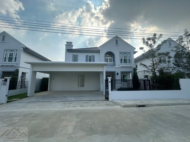 ให้เช่าบ้านเดี่ยว 2 ชั้น 75 ตรว. วิลลาจจิโอ 3 ศรีนครินทร์-บางนา Villaggio 3 Srinakarin-Bangna ใกล้เมกะบางนา **** ราคาเช่า 100,000 บาท/เดือน  ติดต่อ::  ชยา โทร/ID Line:: 0942823961   Link Line:: https://line.me/ti/p/3xFA1An8Kcรหัส# T26-745ทาวน์โฮม 2 ชั้น โครงการ Villaggio 3 ศรีนครินทร์-บางนา ใกล้ Mega บางนา • ที่ดิน 75 ตรว. • พืนที่ใช้สอย 227 ตรม. • 4 ห้องนอน • 5 ห้องน้ำ • 1 ห้องอเนกประสงค์ (มีชุดโต๊ะน้ำชา)• 3 ที่จอดรถ   • บ้านสวย พร้อมอยู่ เฟอร์ + เครื่องใช้ไฟฟ้าครบ• หั
