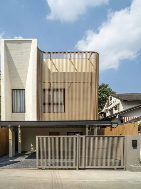 ขายบ้านเดี่ยว 2 ชั้น สร้างใหม่ โครงการ GM5 Residence ซอยลาดปลาเค้า12 ทำเลดี เดินทางสะดวก ใกล้ถนนเกษตร-นวมินทร์ เพียง 500 เมตร *** ราคาเริ่มต้น 14.9 ล้านบาทติดต่อ:: ชยา โทร/ID Line:: 0942823961Link Line:: https://line.me/ti/p/3xFA1An8Kcรหัส# T26-352บ้านเดี่ยว 2 ชั้น โครงการ GM5 Residence ซอยลาดปลาเค้า 12 บ้านเรียบง่าย ครบจบในหลังเดียว• เนื้อที่ 50 ตร.วา• พื้นที่ใช้สอย 250 ตร.ม.• 3 ห้องนอน • 4 ห้องน้ำ• จอดรถได้ถึง 3 คัน• ทำเลดี เดินทางสะดวก มีเพี