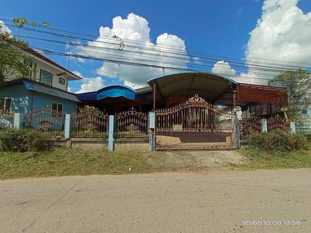   บ้านเดี่ยว กาฬสินธุ์ ถนน ผดุงรักษ์ อำเภอ ยางตลาด จังหวัด กาฬสินธุ์  ถนน ผดุงรักษ์ ตำบล ยางตลาด อำเภอ ยางตลาด จังหวัด กาฬสินธุ์  ราคาโปรโมชั่น  1,629,000  บาท    ลดจาก  2,056,000 บาท ราคาโปรโมชั่นตั้งแต่วันที่ 1 เมษายน 2569 – 30 มิถุนายน 2569  รายละเอียดทรัพย์ -  เนื้อที่ 106.00 ตร.ว. พื้นที่ใช้สอย 250.88 ตร.ม. -  4 ห้องนอน 4 ห้องน้ำ  -  1 ที่จอดรถ  -  บ้านหันไปทางทิศใต้  พิกัดทรัพย์ : https://maps.app.goo.gl/xu26bRBrsHmXygif6  สถานที่ใก�