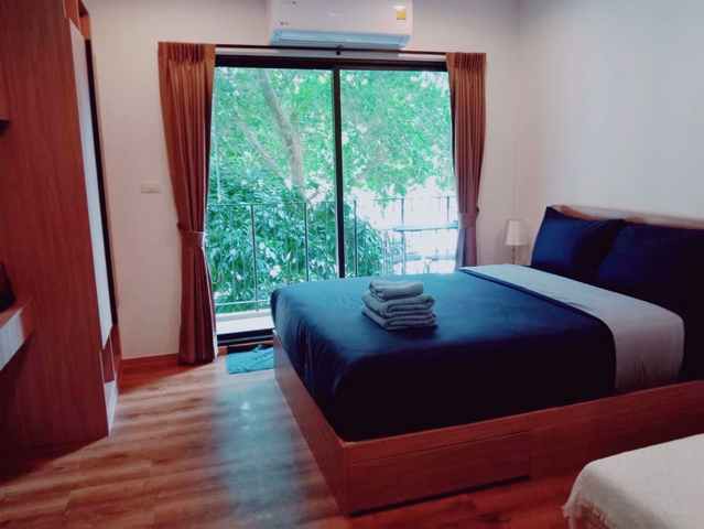 ขาย/ให้เช่าคอนโด La Habana Hua Hin ใกล้ชายหาดหัวหิน 1 ห้องนอน 25.52 ตร.ม. ตกแต่งครบ วิวสวน ราคา 2.39 ล้านบาท / เช่า 12,000 บาทต่อเดือนคอนโดมิเนียมที่ตั้ง โครงการ La Habana Hua Hin ซอยหัวถนน 23 อำเภอหัวหิน จังหวัดประจวบคีรีขันธ์ขนาดพื้นที่ใช้สอย 25.52 ตารางเมตร1 ห้องนอน1 ห้องน้ำ1 ที่จอดรถตกแต่งครบ พร้อมเข้าอยู่วิวสวนและพื้นที่ส่วนกลางของโครงการ บรรยากาศร่มรื่น เหมาะสำหรับอยู่อาศัย พักผ่อนตากอาก