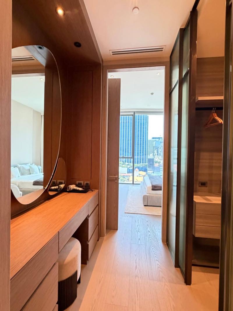 Urgent! Luxury Condo for Rent at SCOPE Langsuan ปล่อยเช่าคอนโดหรู หลังสวน – Scope Langsuan (ห้องใหม่ไม่เคยเข้าอยู่ เฟอร์นิเจอร์แบรนด์ / Private Lift)