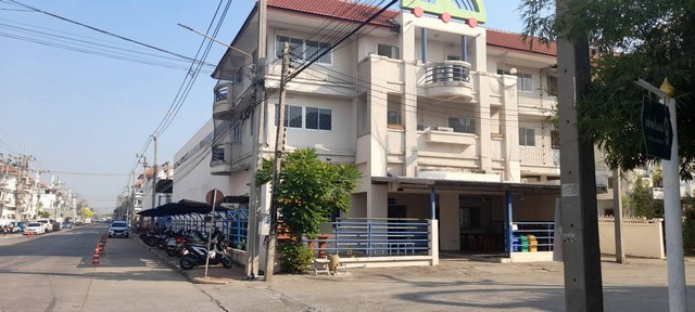 ขายโรงงานในนิคมแฟคตอรี่แลนด์วังน้อย อยุธยา เนื้อที่ทั้งหมด 3 งานรหัสทรัพย์: FS280(กรุณาใช้รหัสนี้ในการสอบถาม FS280)โรงงานพร้อมใช้งานมีพื้นที่จอดรถสะดวกระบบไฟฟ้า / สาธารณูปโภคพร้อมเหมาะสำหรับทำโรงงานผลิตรถใหญ่เข้าออกสะดวกพิกัด : นิคมแฟคตอรี่แลนด์วังน้อย อยุธยาราคาขาย 10,000,000 บาทTel: 062-6284052 (คุณเจ)Line ID: 0626284052Facebook Fanpage: JLT Real Estate ซื้อ/ขาย/เช่า โรงงาน บ้าน ที่ดิน อสังหาริมทรัพย์ทุกชน�