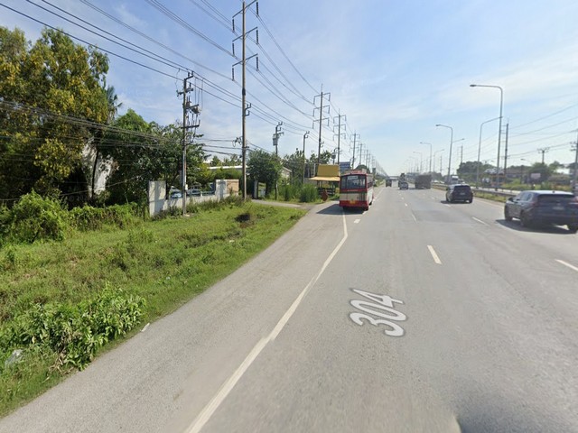 ขายที่ดินถมแล้ว 10 ไร่ ติดถนนสุวินทวงศ์ เขตมีนบุรี ใกล้แยกรามคำแหง ไม่ไกลจาก CPF มีนบุรี *** ราคาพิเศษสุดเหลือ 160 ล้านบาท ( 16 ลบ/ไร่)  ติดต่อ::  ชยา โทร/ID Line:: 0942823961   Link Line:: https://line.me/ti/p/3xFA1An8Kcรหัส# T26-814 ที่ดินถมแล้ว ติดถนนใหญ่สุวินทวงศ์ ทำเลดีมาก • เนื้อที่ 10 ไร่ • ถมที่แล้ว• มีถนนแล้ว• มีน้ำ ไฟ• ไม่รวมอาคาร สถานที่ และ เครื่องจักร  • ใกล้รถไฟฟ้าสายสีส้ม สถานี แยกร่มเกล้า เพียง 2.8 กิโลเมตร *** ร