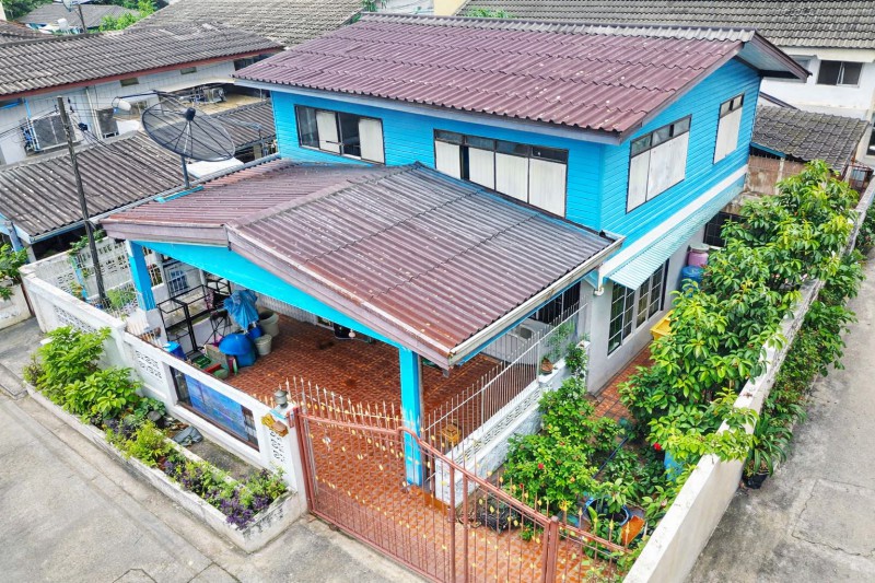 บรรยากาศอบอุ่น เหมาะสำหรับอยู่อาศัย ทำเลดี ใกล้ตลาด AC ลำลูกกาคลอง 4 500 ม.ทำเลไสวประชาราษฎร์ 5-11 บ้านเดี่ยว 2 ชั้น 3 นอน 1 น้ำ  50 ตร.ว.200 ตร.ม. พื้นที่ใช้สอยกว้างขวาง บ้านครึ่งปูนครึ่งไม้ 7,998 B-M.ใกล้บิ๊กซี ลำลูกกาคลอง 4  900 ม.แหล่งชุมชน สถานศึกษา และสถานที่สำคัญ เดินทางสะดวก เชื่อมต่อถนนหลายสายnear AC Market LamLukKa Khlong4 500m. Saipracharat 5-11 Two-story detached house with 3 bed and 1 bath 50 sq.wa. or 200 sq.m. Spacious living area with a half concrete half wooden structure. Rental price 7,998 THB/month. Warm and c