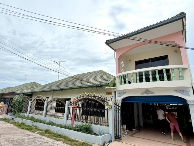 AOM 2882ให้เช่าบ้านพร้อมเข้าอยู่เขาน้อย-เนินพลับหวาน- 3 ห้องนอน- 2 ห้องน้ำ- 1 ห้องครัวเช่า 20,000/สัญญารายปีประกัน2เดือน/ล่วงหน้า1เดือน ไม่รับอินเดีย  ขอเป็นคนไทยสามีต่างชาติติดต่อขอรูปและรายละเอียดเพิ่มเติม  สนใจนัดชมสถานที่จริงContact  TEL/LINE คุณต๋อม 081-925-2443          TEL/LINE คุณต๋อย 086-542-7078อสังหาริมทรัพย์ ยินดีรับฝากขาย-เช่า อสังหาริมทรัพย์ทุกชนิด
