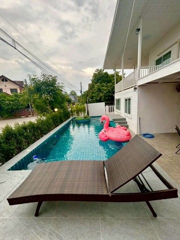 บ้านแฝด 2 เฟอร์นิเจอร์ครบ หัวมุม หิ้วกระเป๋าพร้อมเข้าอยู่ หางดง