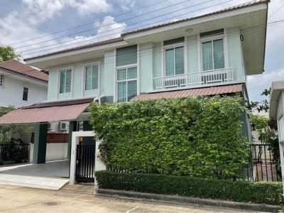 ขายบ้านเดี่ยว 2 ชั้น 58.5 ตรว. หมู่บ้านกรองทอง ทรอปิคอล เฉลิมพระเกียรติ ร.9 ติดถนนเฉลิมพระเกียรติ ใกล้สวนหลวงร.9 ใกล้ ร.ร.นานาชาติชาร์เตอร์ติดต่อ:: ชยา โทร/ID Line:: 0942823961Link Line:: https://line.me/ti/p/3xFA1An8Kcรหัส# T26-802บ้านเดี่ยว 2 ชั้น หมู่บ้านกรองทอง ทรอปิคอล เฉลิมพระเกียรติ ร.9 ใกล้ ร.ร.นานาชาติชาร์เตอร์• หมู่บ้านอยู่ติดถนนใหญ่• เนื้อที่ 58.5 ตารางวา​• พื้นที่ใช้สอย 175 ตารางเมตร• 3 ห้องนอน• 3 ห้องน้ำ​• 2
