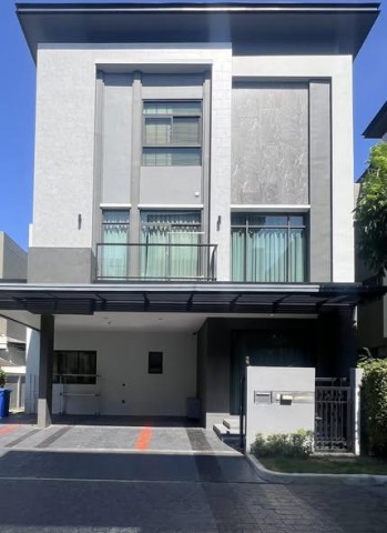 ให้เช่า ขาย บ้านเดี่ยว โครงการ เดอะ เจนทริ สุขุมวิท 101 The Gentry Sukhumvit 101 สวยเหมาะพักอาศัยติดต่อ คุณช่อผกา โทร 0616198565 LINE 0616198565สำรอง LINE 0812523279 ส่งลิ้งก์ไว้ได้เลย- ให้เช่า ขาย บ้านเดี่ยว โครงการ เดอะ เจนทริ สุขุมวิท 101 The Gentry Sukhumvit 101- โครงการคุณภาพจาก SC Asset- บ้าน Brooklyn Type- บ้านเดี่ยว 3 ชั้น- พื้นที่ใช้สอย 350 ตารางเมตร- 3 ห้องนอน 4 ห้องน้ำ- พร้อมห้องแม่บ้าน- ที่จอดรถ 3 คัน- สิ่งอำนวยความสะดวก คลับเฮ้าส์ สร�
