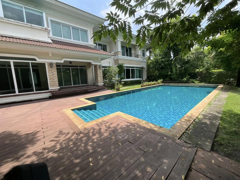 Granada Pinklao Village 588/29 Borommaratchachonnani Rd.,Sala ThammasopThawee WattanaBangkok 10170The Village has two gates locating on Borommaratchachonnani Road and Putta Monthon Sai 3 Road, so it is very convenient both to travel to inner city of Bangkok or outer to Hua Hin Beach. It is next to Buddhamonthon Park and Mahidol University hence there are many nice Western and Thai restaurants nearby.  Concerts are frequently held in Prince Mahidol Hall. This whole area is a residential area and no factories are allowed so very suitable for calm and peaceful family living.The house is built for 12 years. In the main house, there are 5 bedrooms all with it’s own bathroom and additional 2 powder rooms for the guests on the 1st floor.  Large living room area with modern kitchen and a nice home theater allow the family to both enjoy everyday living and hold in-house parties. In the separate guest house, there is one bedroom with it’s own bathroom and a living room.  There are 4 parking 