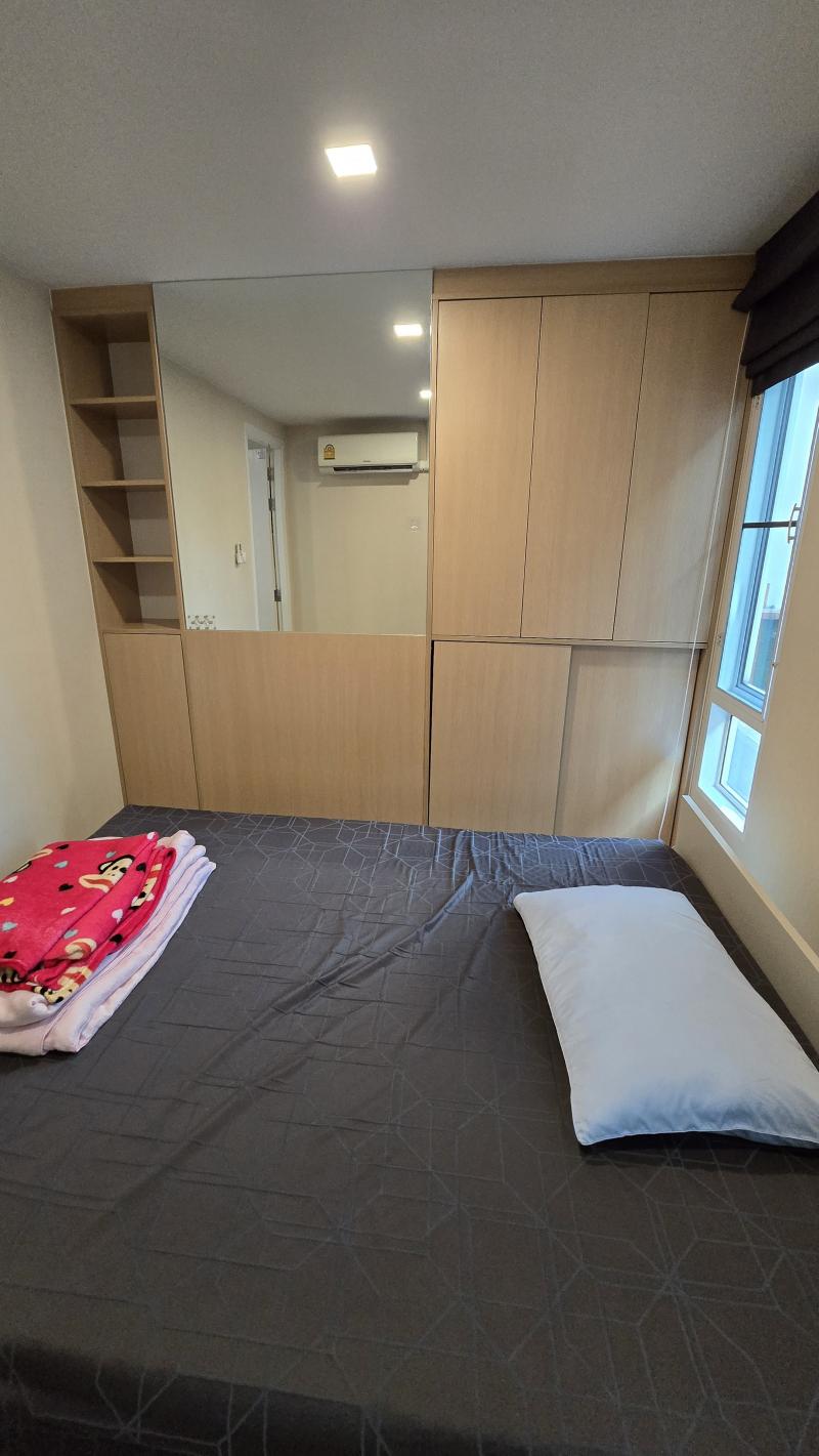 ขาย JW Condo ดอนเมือง 28.47 ตร.ม. 1 ห้องนอน เฟอร์ครบ พร้อมอยู่ ใกล้สนามบินดอนเมืองรายละเอียดขายคอนโด JW Condo ดอนเมือง เจ้าของขายเองห้องสภาพดี เฟอร์นิเจอร์ครบ พร้อมเข้าอยู่ เหมาะสำหรับอยู่อาศัยเอง หรือซื้อไว้ปล่อยเช่า ใกล้สนามบินดอนเมือง รถไฟฟ้าสายสีแดง และแหล่งงานย่านดอนเมืองรายละเอียดห้องโครงการ: JW Condo ดอนเมืองอาคาร: Bชั้น: 2ขนาด: 28.47 ตร.ม.พื้นที่ห้อง: 26.66 ตร.ม. + ระเบียง 1.81 ตร.ม.