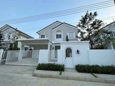 ให้เช่า #บ้านเดี่ยว หมู่บ้าน ชัยพฤกษ์ บางนา กม.15 ถนน บางนา-ตราด #ใกล้เมกาบางนา #ย่านบางนาราคาเช่า 80,000  บาท/เดือน#รายละเอียดประเภททรัพย์ : บ้านเดี่ยว 2 ชั้น #ติดส่วนกลางหมู่บ้าน : ชัยพฤกษ์ บางนา กม.15 (Chaiyapruek Bangna km. 15) แบบบ้าน : Nicelyขนาด : 62.1 ตารางวาพื้นที่ใช้สอย : 184 ตรม.จำนวนห้อง : 3 ห้องนอน  4 ห้องน้ำ ที่จอดรถ : 2 คันเฟอร์นิเจอร์/เครื่องใช้ไฟฟ้า : แอร์ 5 เครื่อง + เฟอร์นิเจอร์ตามในรูป - บ้านบ�