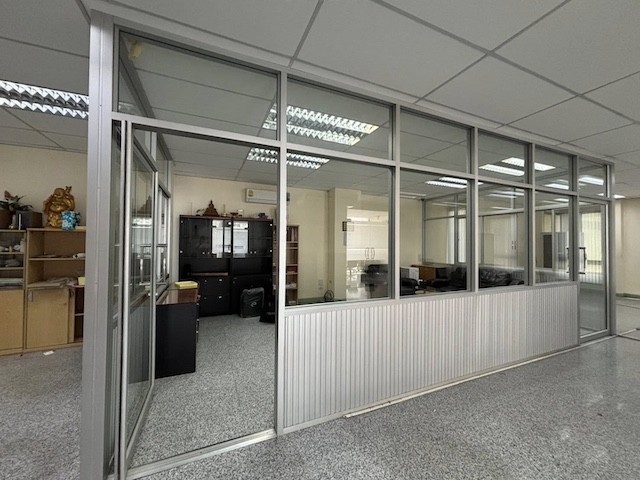 BH4174  ให้เช่าอาคารสำนักงาน พระราม 2 ออฟฟิศให้เช่า 3 ชั้น ใกล้เซ็นทรัลพระราม 2 พื้นที่สำนักงานพร้อมใช้งานติดต่อ Agent คุณบัว (Bua)Tel: 093-646-4597&nbsp;LINE ID: Bua093ราคาเช่า 150,000 บาทต่อเดือนให้เช่าอาคารสำนักงาน 3 ชั้น ทำเลศักยภาพสูง ถนนพระรามที่ 2 ใกล้เซ็นทรัลพระราม 2 เหมาะสำหรับสำนักงานบริษัท โชว์รูมสินค้า และธุรกิจไลฟ์สดออนไลน์อาคารสำนักงานพร้อมใช้งานทันที พื้นที่ใช้สอยรวมประมาณ 600 ตาร�