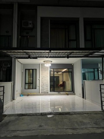 ให้เช่าทาวน์โฮม 2 ชั้น 3 ห้องนอน Pleno พหลโยธิน-วัชรพล 2 ถนนเพิ่มสิน เฟอร์พร้อมอยู่ติดต่อ:: ชยา โทร/ID Line:: 0942823961Link Line:: https://line.me/ti/p/3xFA1An8Kcรหัส # T26-822ให้เช่าด่วนเลี้ยงสัตว์ได้ลดราคาด่วน• เนื้อที่ 22.5 ตรว.• 3 ห้องนอน• 3 ห้องน้ำ• 2 ที่จอดรถ• แอร์ 5 ตัว• เตียง ที่นอน ตู้ โต๊ะทานข้าว โซฟา ตู้เย็น เครื่องซักผ้า ครบครัน หิ้วกระเป๋าเข้าอยู่ได้เลยสิ่งอำนวยความสะดวก• คลับเฮ้าส์ / สระว่ายน้ำระบบเกลื