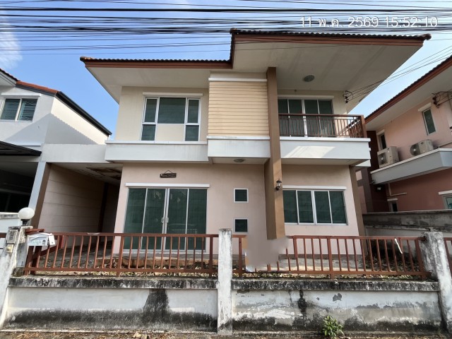 ขาย บ้านเดี่ยว/ทาวน์เฮ้าส์/คอนโด โครงการ บ้านแฝด 2 ช้้น หมู่บ้านพนาสนธิ์ (ลำลูกกา คลอง 4)  ถนนไสวประชาราษฎร์ ตำบลลาดสวาย อำเภอลำลูกกา จังหวัดปทุมธานี  ราคา    3,100,000   บาท  (ราคาต่อรองได้)  รายละเอียดทรัพย์ -  เนื้อที่42.3 ตรว.  พื้นที่ใช้สอย 145 ตรม. -  3 ห้องนอน 2 ห้องน้ำ  -  1 ที่จอดรถ  -  บ้านหันไปทางทิศ เหนือ  พิกัดทรัพย์ : https://maps.app.goo.gl/EnFjJzanD4hYKx7v5  สถานที่ใกล้เคียง  - ฟิวเจอร์พาร์ค รังสิต- โรงเรีย