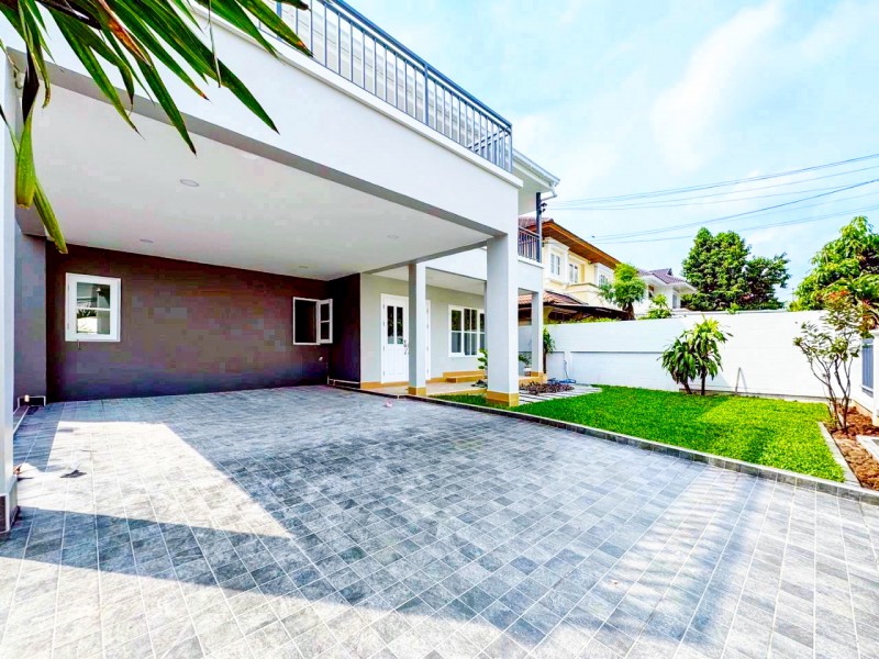 เพอร์เฟคเพลส บ้านเดี่ยว 4 นอน 3 น้ำ ใกล้โรงเรียน RIS มีนบุรี 900 ม. รามคำแหง164 52 ตร.ว. พื้นที่ใช้สอย 180 ตร.ม. พร้อมเฟอร์ฯ และเครื่องปรับอากาศ 49,999 B-M.ทำเลศักยภาพในย่านมีนบุรี บรรยากาศเงียบสงบ เหมาะสำหรับอยู่อาศัย โฮมออฟฟิศ ใกล้นวมินทร์พลาซ่า 1.8 กม.ตลาด สถานศึกษา โรงพยาบาล แหล่งช้อปปิ้ง  และรถไฟฟ้า เดินทางสะดวก เชื่อมต่อถนนหลักได้ง่ายPerfect Place Ramkhamhaeng164 4-bed 3-bath detached house near RIS MinBuri 900m. Land area 52 sq.wa. with 180 
