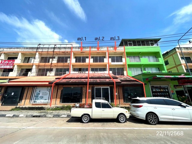    ขายอาคารพาณิชย์ชลบุรี 3 ชั้น  3 คูหา โครงการ อมตะแลนด์     ถนน บางละมุง - ระยอง (ทล.36) ตำบล บางละมุง อำเภอ บางละมุง จังหวัด ชลบุรี  ราคาโปรโมชั่น  9,030,000  บาท    ลดจาก  12,100,000  บาท ราคาโปรโมชั่นตั้งแต่วันที่ 1 เมษายน 2569 – 30 มิถุนายน 2569  รายละเอียดทรัพย์ -  เนื้อที่ 66.00 ตร.ว.  พื้นที่ใช้สอย 576.00 ตร.ม. -  2 ห้องนอน   พิกัดทรัพย์ : https://maps.app.goo.gl/A7KB3kNUMVsHFvcZ9  สถานที่ใกล้เคียง   - โรงพยาบาลกรุงเทพพัทยา - โฮมโปร พัทย�