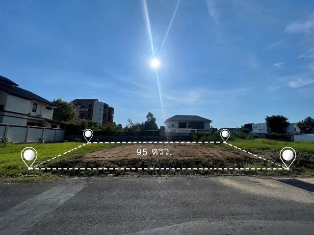 ขายที่ดินเปล่า 95.6 ตรว. ซอยแจ้งวัฒนะ 24 ปากเกร็ด นนทบุรี ทำเลดี ใกล้เซ็นทรัลแจ้งวัฒนะ *** ราคาขาย 14,900,000 บาทติดต่อ:: ชยา โทร/ID Line:: 0942823961Link Line:: https://line.me/ti/p/3xFA1An8Kcรหัส # T26-800 ที่ดินเปล่า ทำเลดี ซอยแจ้งวัฒนะ 24 อ.ปากเกร็ด จ.นนทบุรี ใกล้• เนื้อที่ 95.6 ตารางวา• หน้ากว้างประมาณ 14 เมตร ลึกประมาณ 26 เมตร • โฉนดครุฑแดง พร้อมโอน• แปลงสวย รูปทรงสี่เหลี่ยม เหมาะสร้างบ้านพักอาศัย โฮมออฟฟิศ หรือซื้อเก็บล�