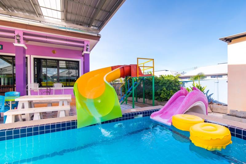 #ขายPoolVilla  ทำเลดี เดินทางสะดวก พร้อมปล่อยเช่ารายวันได้เลยขายพูลวิลล่า สำหรับปล่อยเช่ารายวันโดยเฉพาะ ราคาขาย 3,000,000.- จุดเด่น⭐ มีสไลเดอร์⭐ สระว่ายน้ำขนาดใหญ่⭐ ตกแต่งสวย⭐ เดินทางสะดวก⭐ ทำเลดี⭐ เนื้อที่ดิน 72 ตารางวา⭐ 3 ห้องนอน 2 ห้องน้ำ  ** พร้อมดำเนินกิจการได้ทันที**For Sale!!  Pool villa for investment for daily rental. with 3 bedrooms and 2 bathrooms. Land area 72 sqm. Selling Price 3,000,000.-Interested in viewing this property please contact below,สนใจซื้อบ้านพักตากอากาศหัวหิน ชะ�