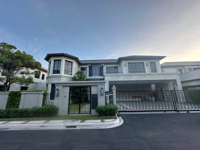 ให้เช่า #บ้านหรู หมู่บ้านนาราสิริ กรุงเทพกรีฑา ซอยประชาร่วมใจ , Top Ultra Luxury Collection #ใกล้นานาชาติBrighton และ #Wellingtonราคาเช่า  550,000 บาท/เดือน#รายละเอียดประเภททรัพย์ : บ้านหรู 2 ชั้น #มีลิฟต์หมู่บ้าน : นาราสิริ กรุงเทพกรีฑาขนาด : 152  ตารางวาพื้นที่ใช้สอย : 554 ตรม.จำนวนห้อง : 4 ห้องนอน 5 ห้องน้ำ- 2 ห้องนั่งเล่น/สามารถปรับห้องนอนได้- 1 ครัวไทย + 1 ครัวฝรั่ง- 1 ห้องแม่บ้าน- 1 ห้องพักผ่อน- 1 ห้องซักรีด- 1 ห้อ