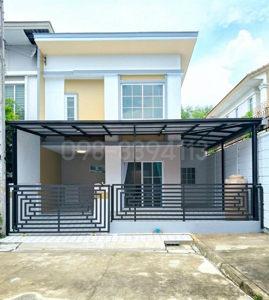 ทาวน์โฮมหลังมุม #หมู่บ้านพฤกษาวิวล์55/2 ทำเลดี พิกัดสุเหร่าคลองหนึ่ง ราคาขาย 2.95 ล้านบาท (2,950,000 บาท)**ฟรีโอน**----------------------------------------รายละเอียด :- ทาวน์โฮม 2 ชั้น เนื้อที่ 24 ตารางวา- 4 ห้องนอน 2 ห้องน้ำ (ชั้นล่างมีห้องนอน)- 1ห้องนั่งเล่น 1ห้องครัว- พื้นชั้นบนและชั้นล่างปูกระเบื้องแกรนิตโต้- ต่อเติมครัวพร้อมเคาน์เตอร์พร้อมติดตั้งซิงค์ล้างจาน- ต่อเติมหลังคาโรงจอดรถพร้อมปูกระเบื้อ�