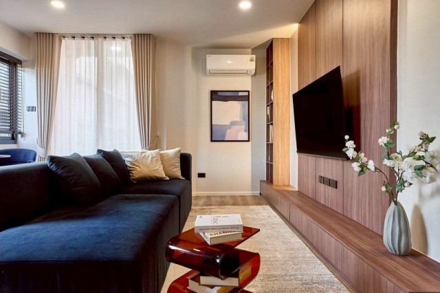 Hillpark1 Condo ขาย 3.29 ล้าน 59 ตรม. 2 นอน 1 น้ำ ห้องใหญ่ ตกแต่งสวย #ใกล้มช.– #นิมมาน หาไม่ได้ง่ายในราคานี้! ทำเลทอง อยู่เองก็ดี ลงทุนก็ปัง #มีโควต้าต่างชาติขนาด 59 ตร.ม. | ชั้น 62 ห้องนอน | 1 ห้องน้ำห้องกว้าง อยู่สบาย เหมาะทั้งอยู่อาศัยและปล่อยเช่าเดินทางสะดวก ความต้องการเช่าสูงตลอดปีHillpark Condo 1คอนโดห้องใหญ่ ใจกลางโซนฮอต ใกล้ มช. และนิมมานมีโควต้าต่างชาติ รองรับนักลงทุนทำเลใกล้เคียง5 �